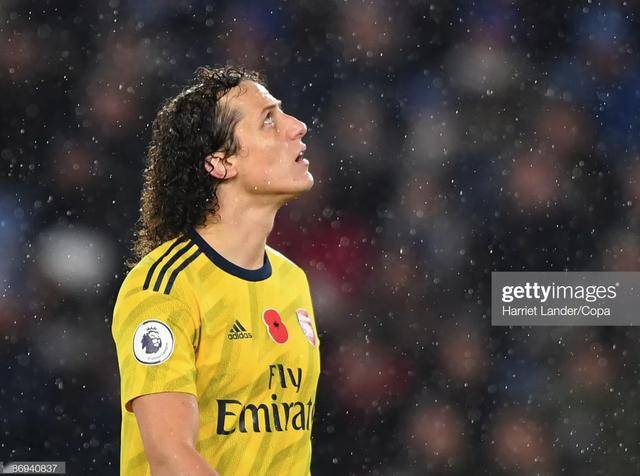  阿森纳定位球大师萨利巴头槌破门击溃水晶宫防线  