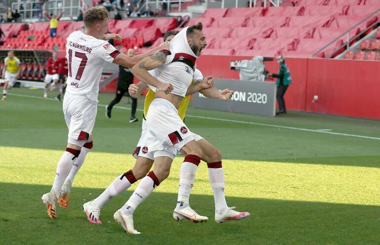  因戈尔施塔特全场压迫战术，迫使对手频频犯错送礼  