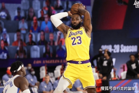  浓眉哥带伤作战砍两双，湖人全民皆兵击退马刺追击